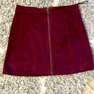 Short skirt, zipper in front